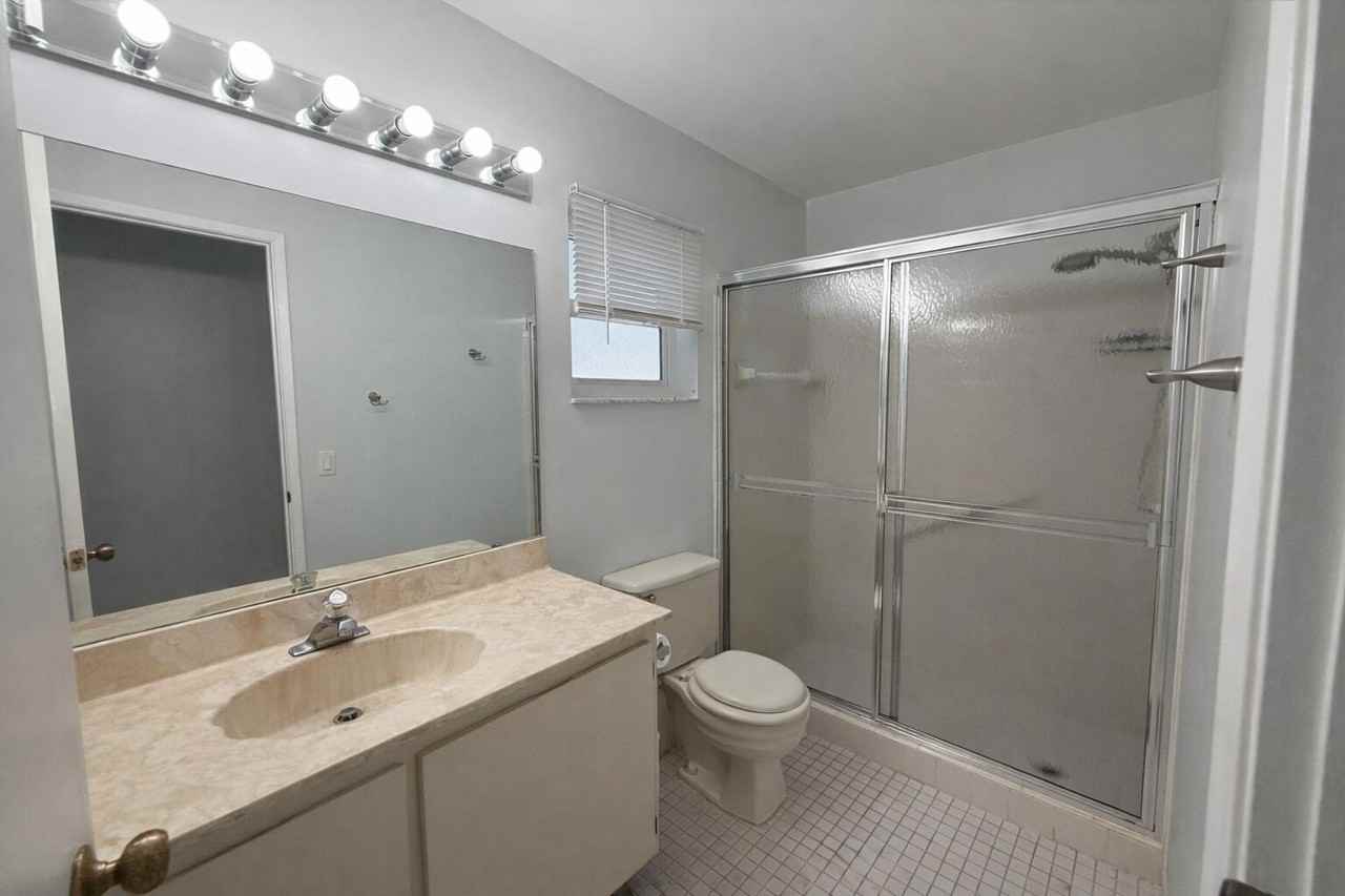 18541 Cherborg Dr - Photo 7 of 20