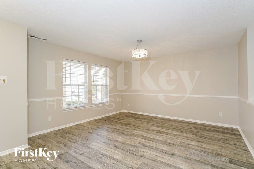 6909 Maywood Cir - Photo 3 of 15