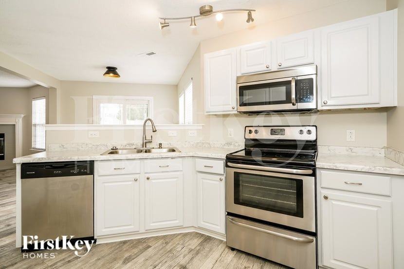 6909 Maywood Cir - Photo 7 of 15