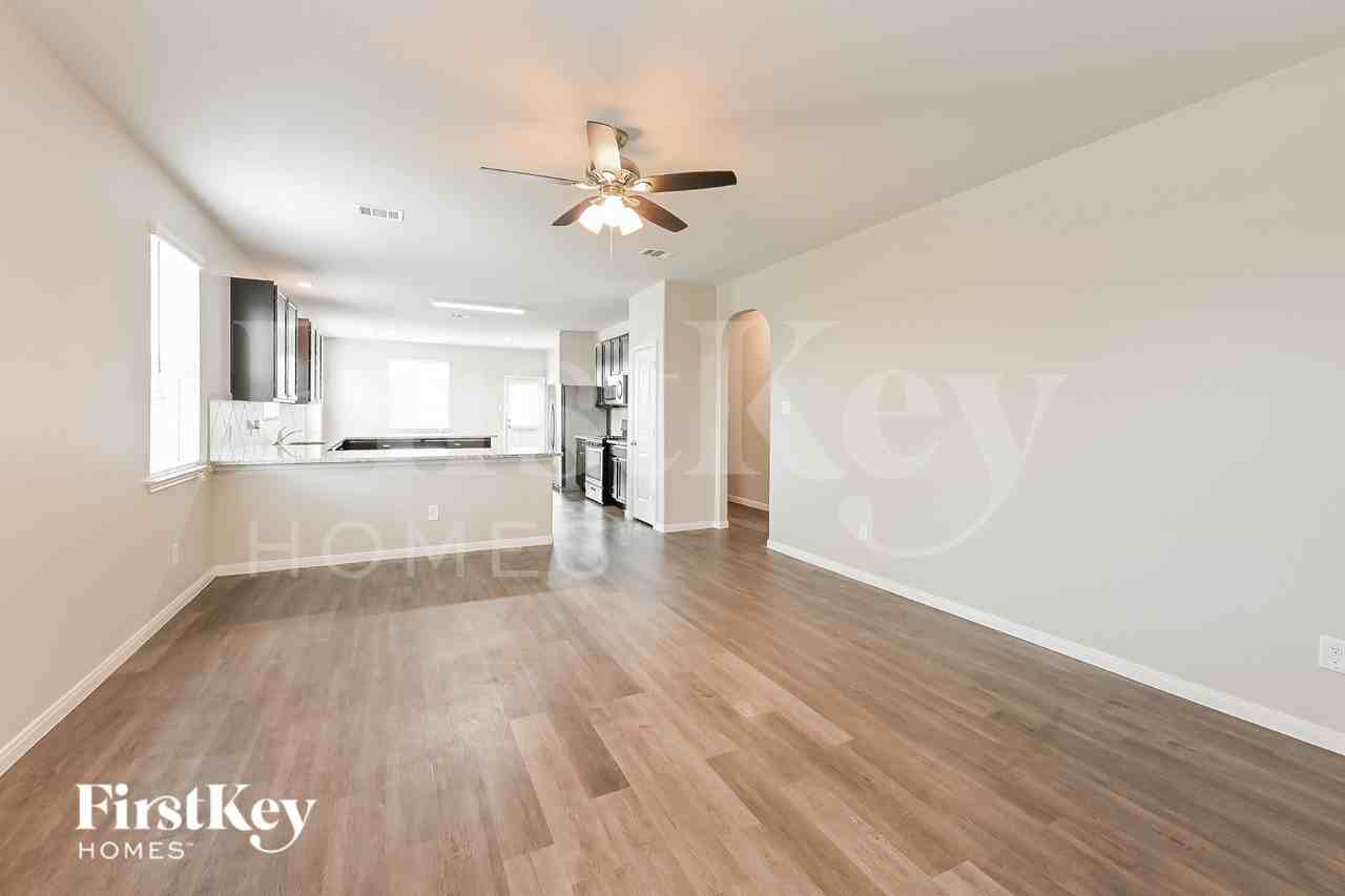 24703 Lorenzo Glaze Trl - Photo 3 of 15