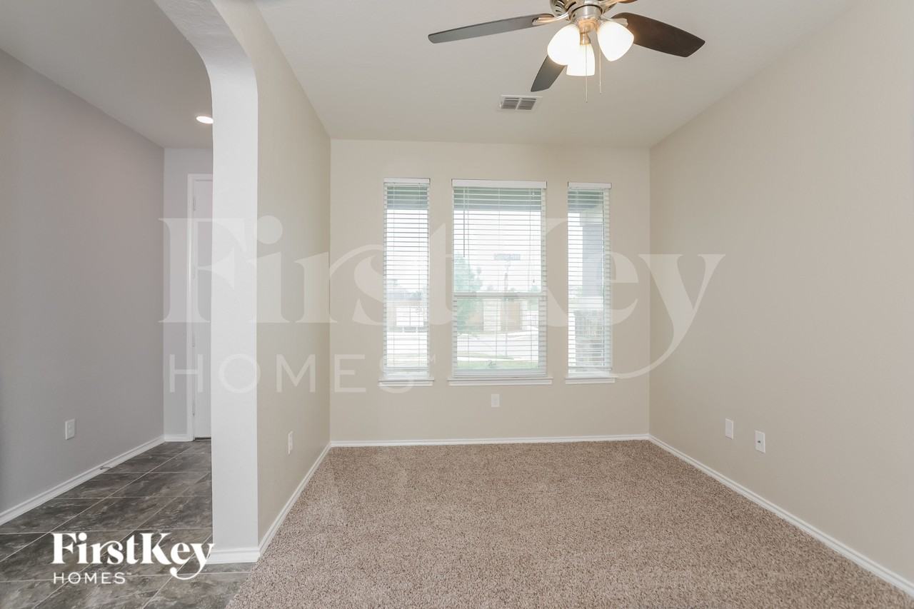 15302 Cascade Pt - Photo 4 of 15