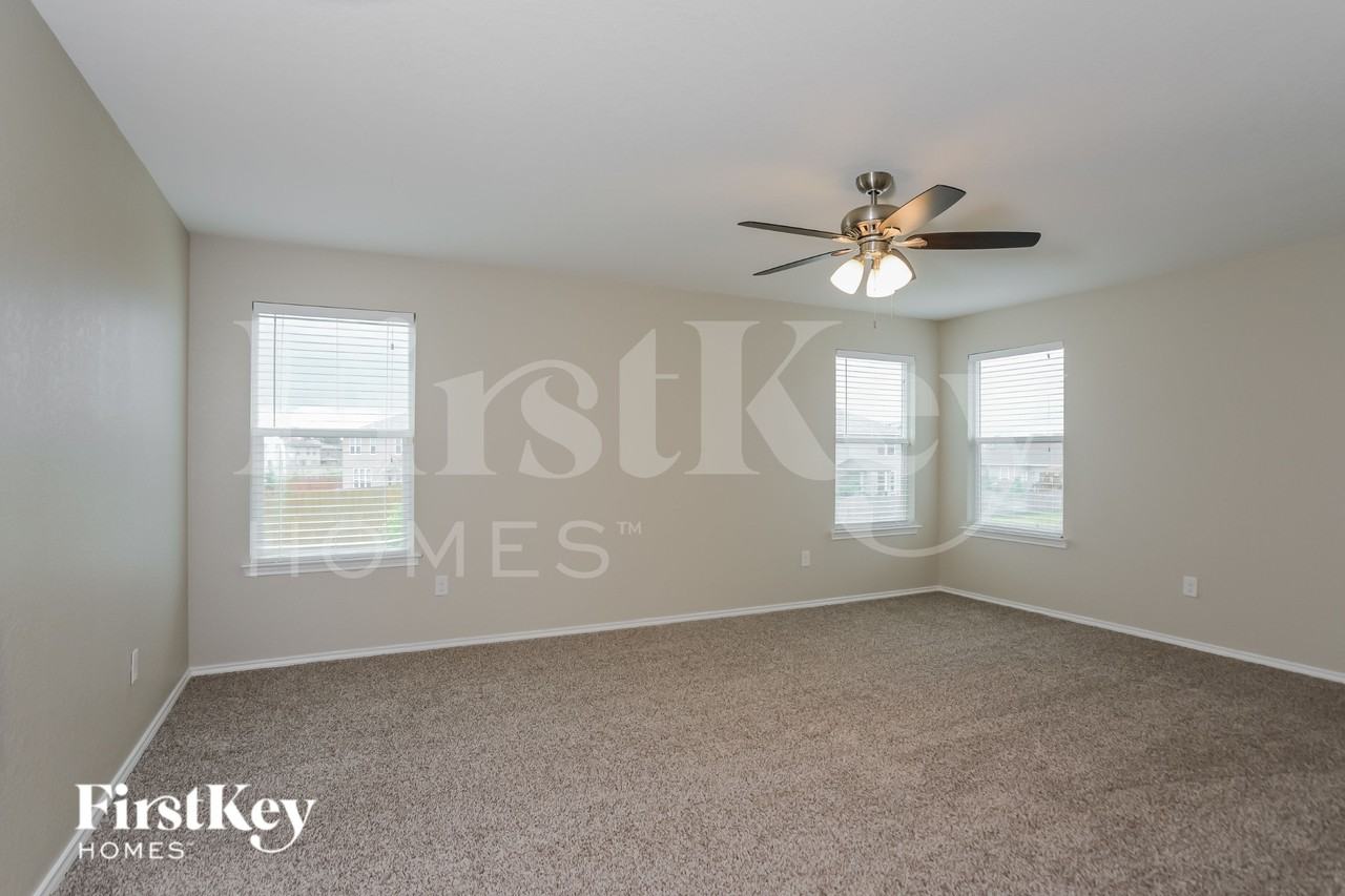 15302 Cascade Pt - Photo 7 of 15