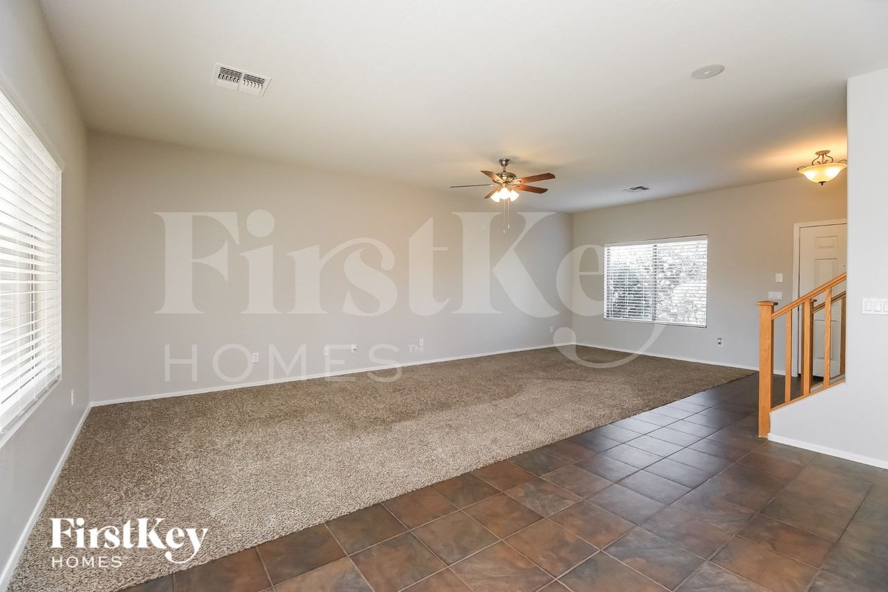 39226 N Luke Cir - Photo 4 of 15