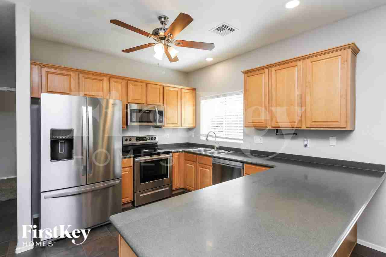 39226 N Luke Cir - Photo 6 of 15