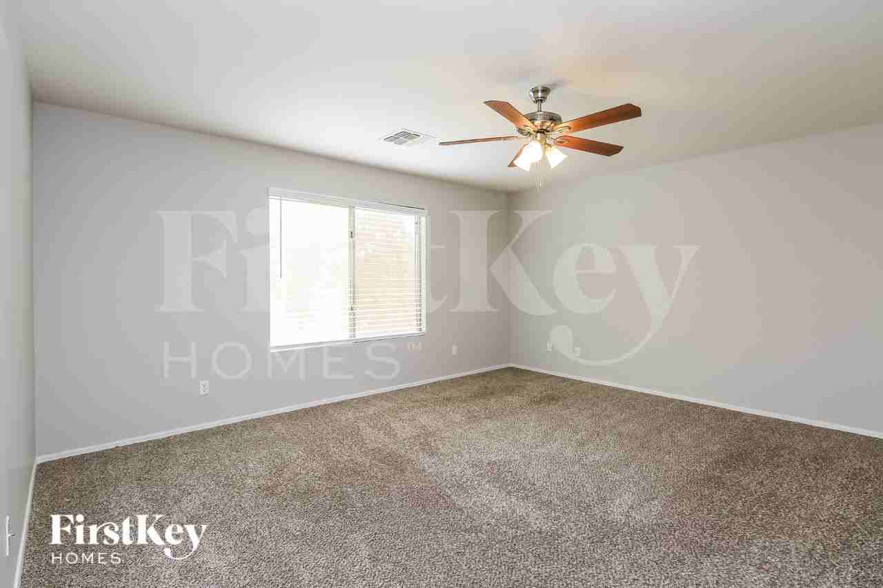 39226 N Luke Cir - Photo 7 of 15