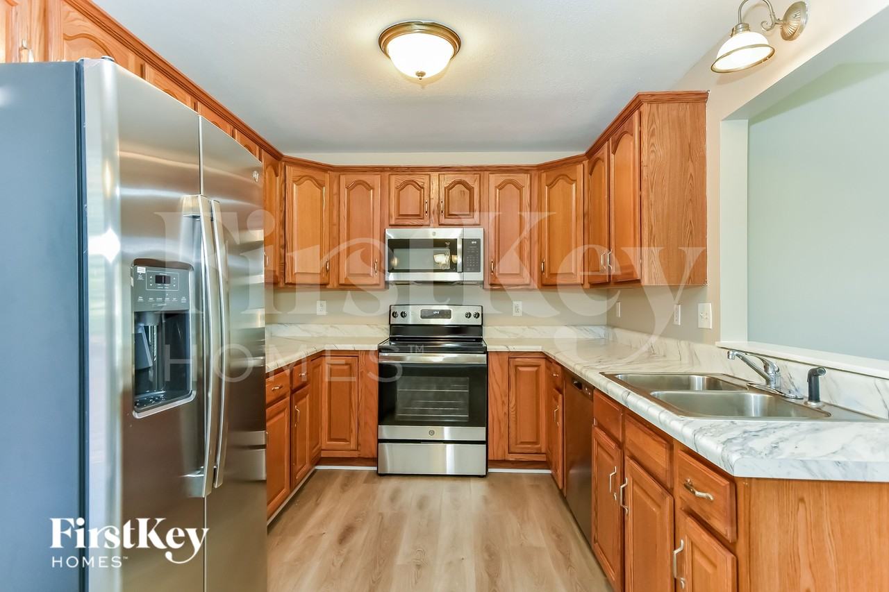 3668 Aurora Dr - Photo 5 of 15