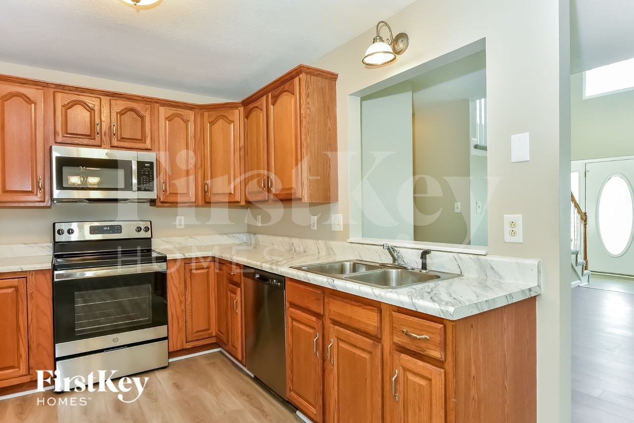 3668 Aurora Dr - Photo 6 of 15