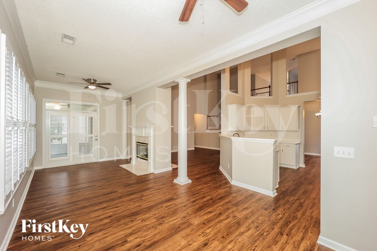 17 Arbor Way - Photo 4 of 15