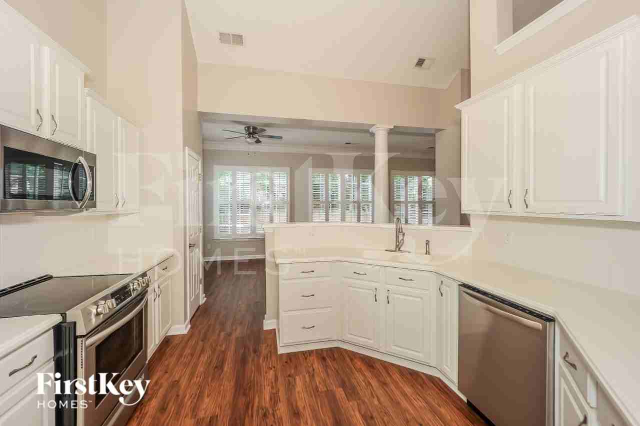 17 Arbor Way - Photo 7 of 15