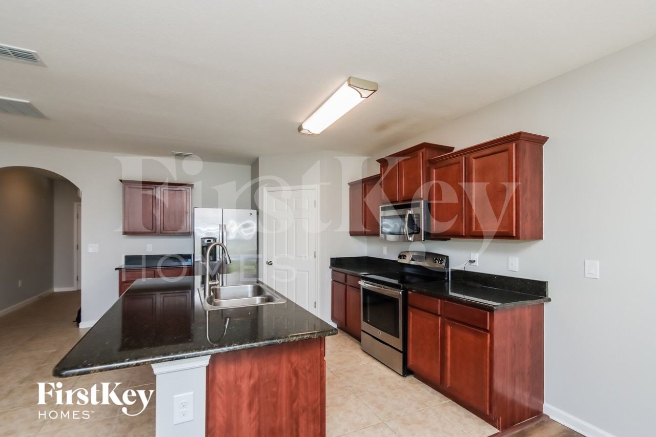 1992 Elkins Point Dr - Photo 6 of 15