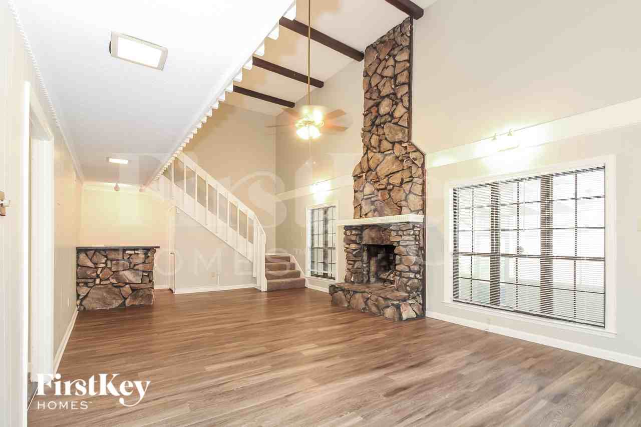 3007 Wood Thrush Dr - Photo 2 of 15