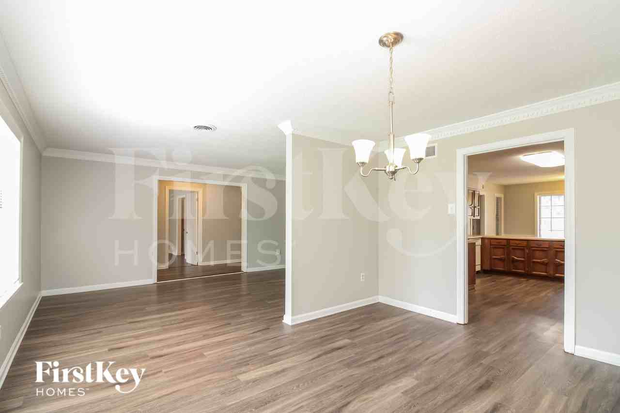 3007 Wood Thrush Dr - Photo 3 of 15