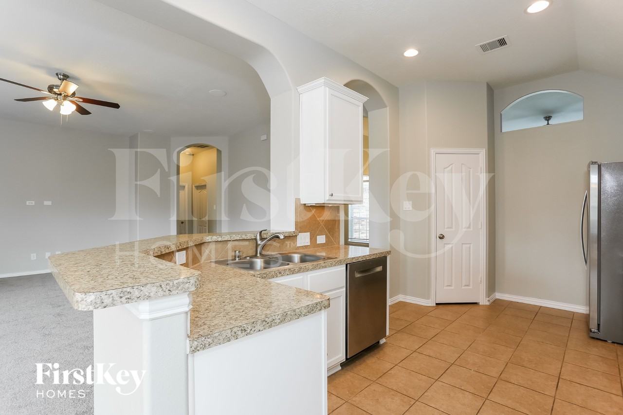 6542 Turner Fields Ln - Photo 6 of 15