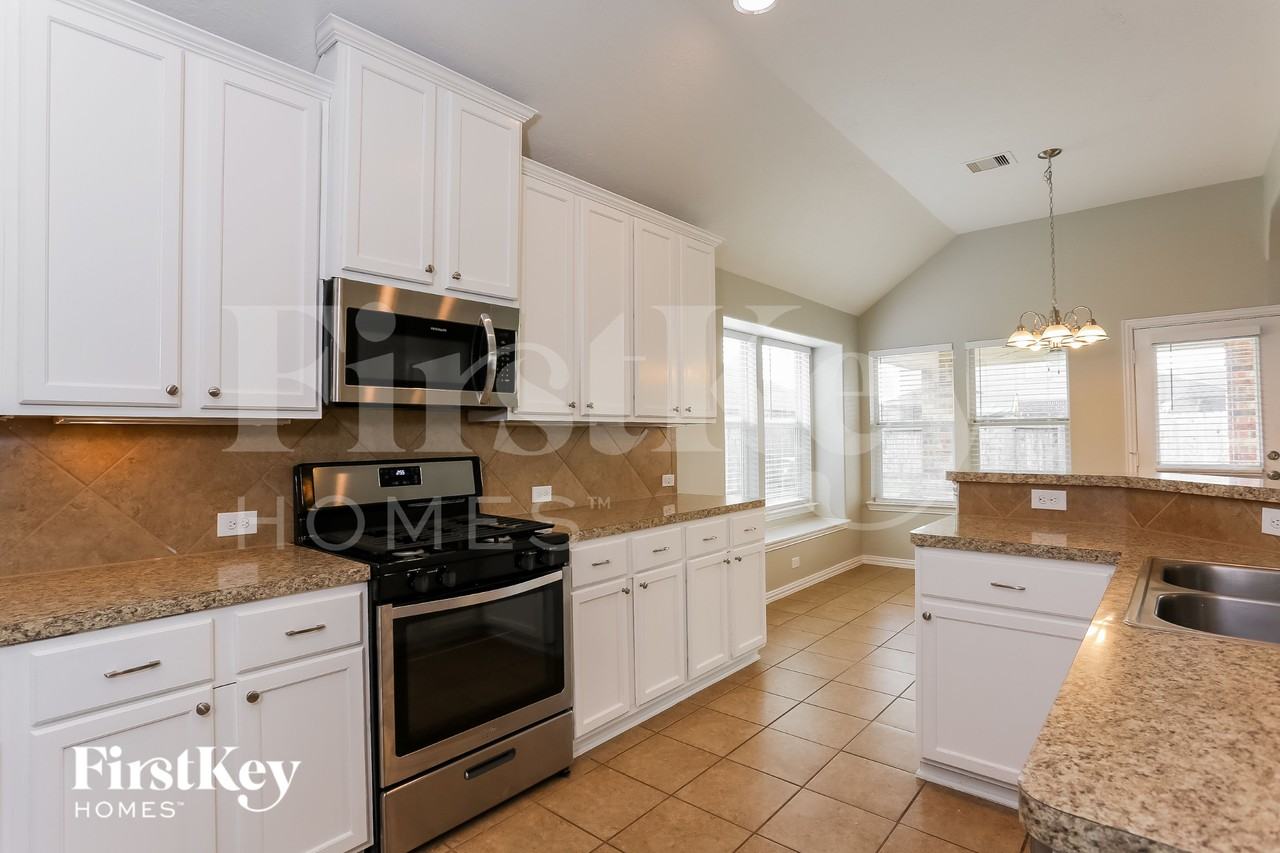 6542 Turner Fields Ln - Photo 7 of 15