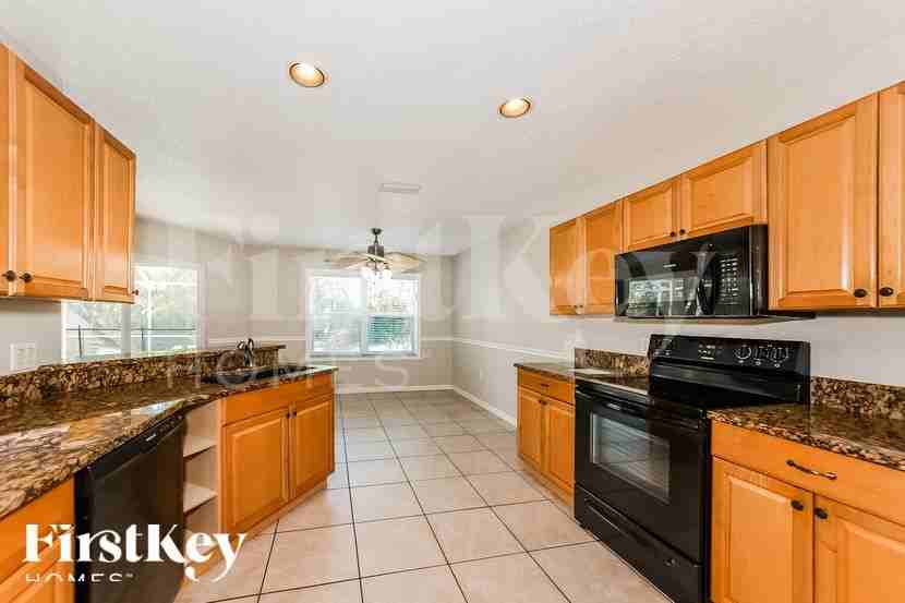 5065 Hansard Ave - Photo 6 of 16