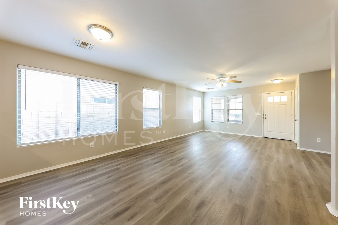 14088 W Larkspur Dr - Photo 3 of 19