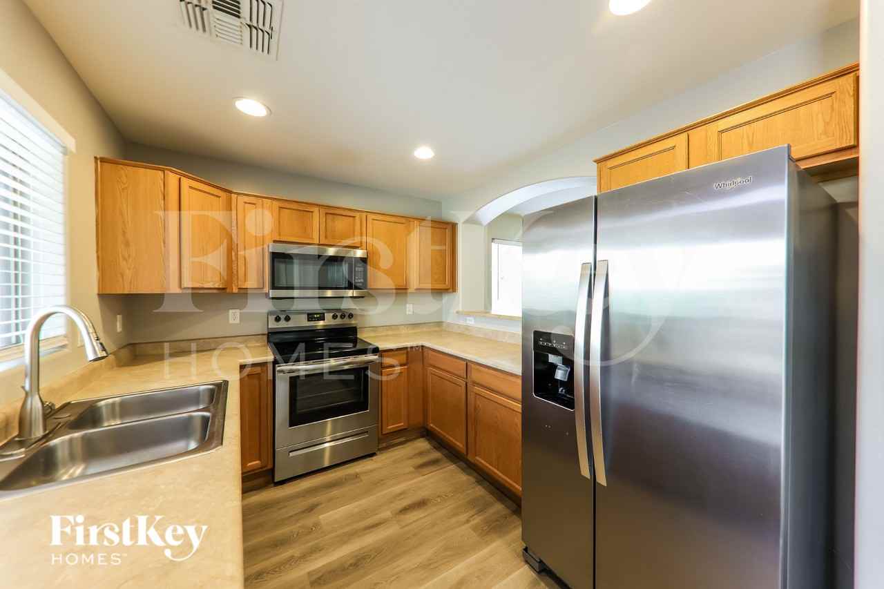 14088 W Larkspur Dr - Photo 6 of 19