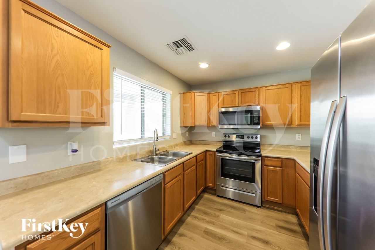 14088 W Larkspur Dr - Photo 7 of 19