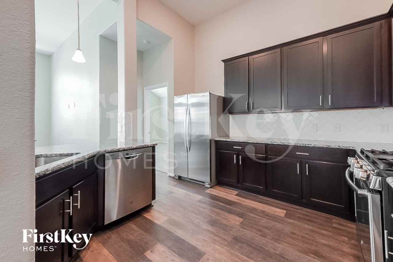 12524 Jetty Cove Dr - Photo 7 of 15