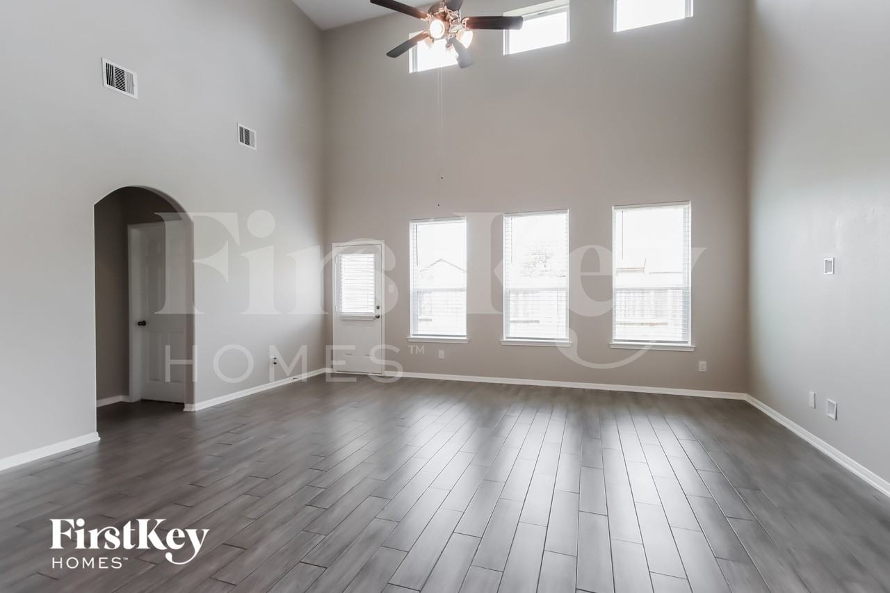 3013 Tulip Poplar Trl - Photo 3 of 15