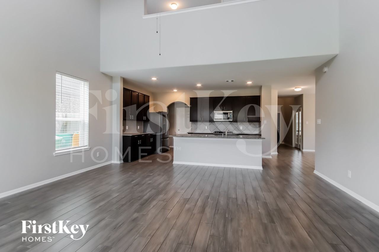 3013 Tulip Poplar Trl - Photo 4 of 15