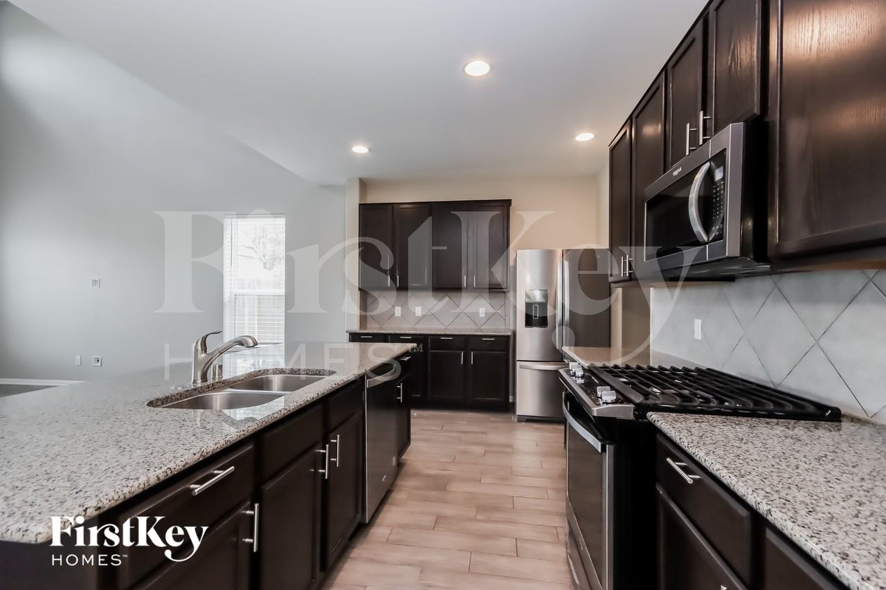 3013 Tulip Poplar Trl - Photo 5 of 15