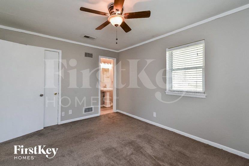 1465 Wheaton St - Photo 6 of 14