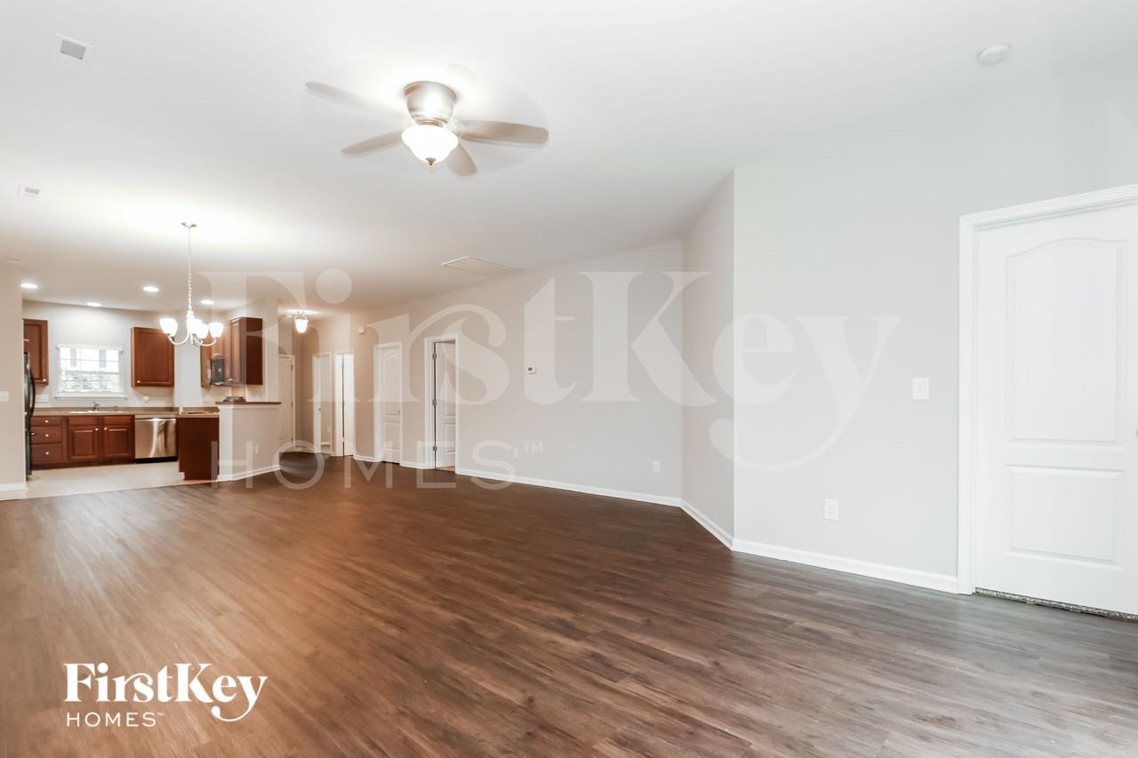 646 Savannah River Dr - Photo 3 of 15