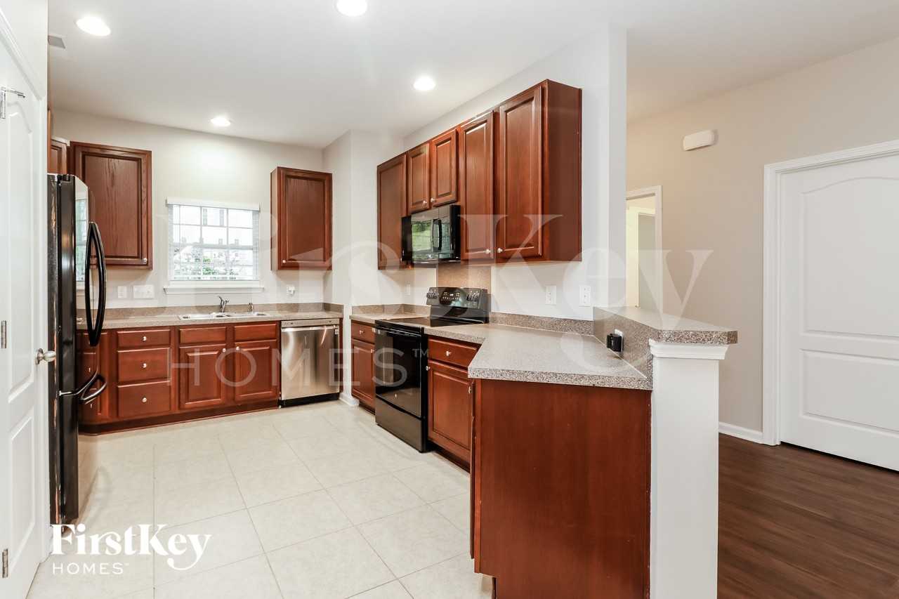 646 Savannah River Dr - Photo 5 of 15