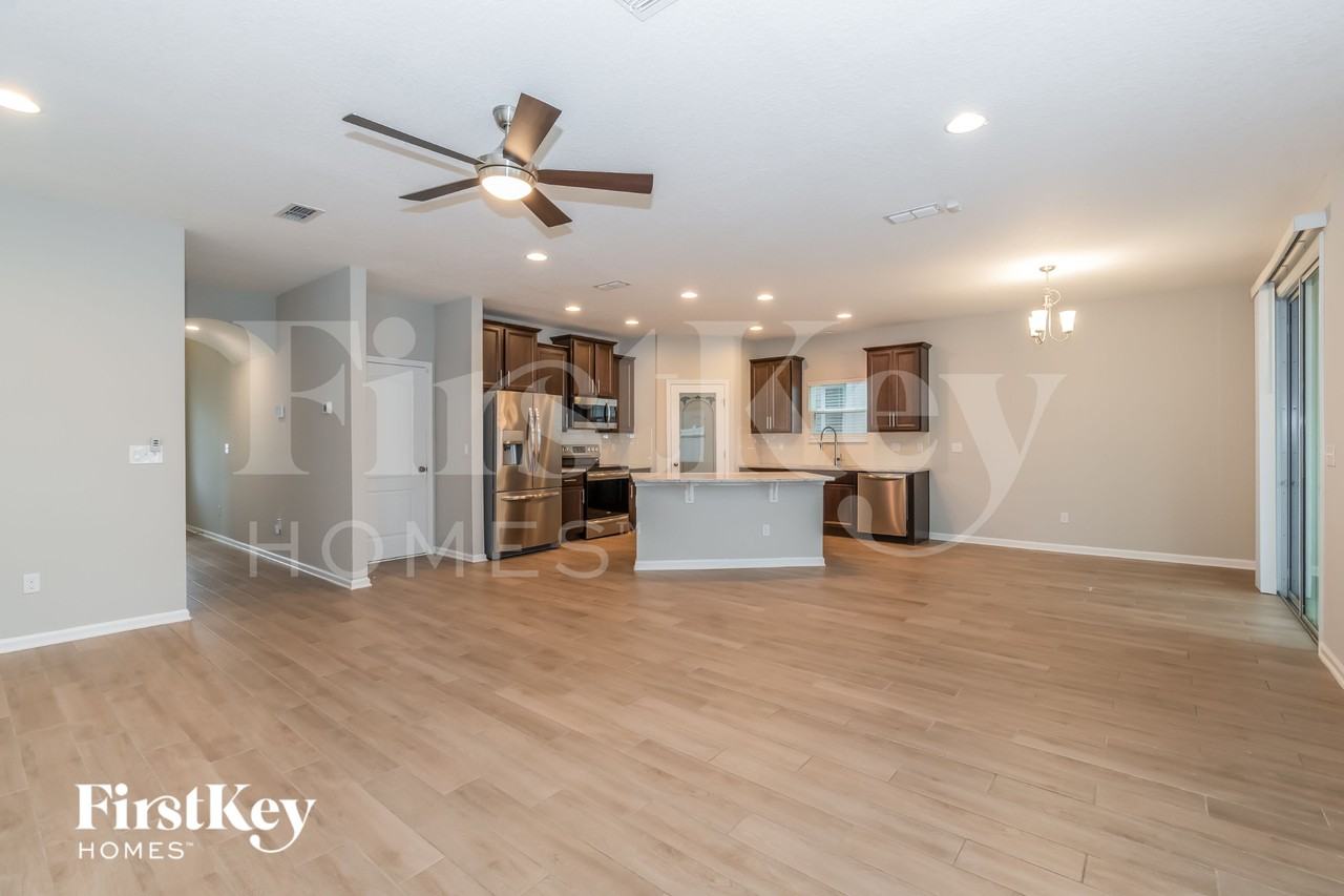 8134 Dancing Fox St - Photo 4 of 15