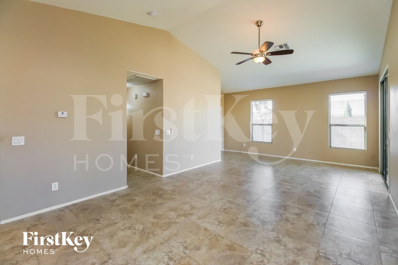 4270 E Amarillo Dr - Photo 3 of 15