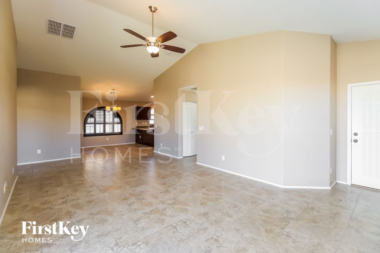 4270 E Amarillo Dr - Photo 4 of 15