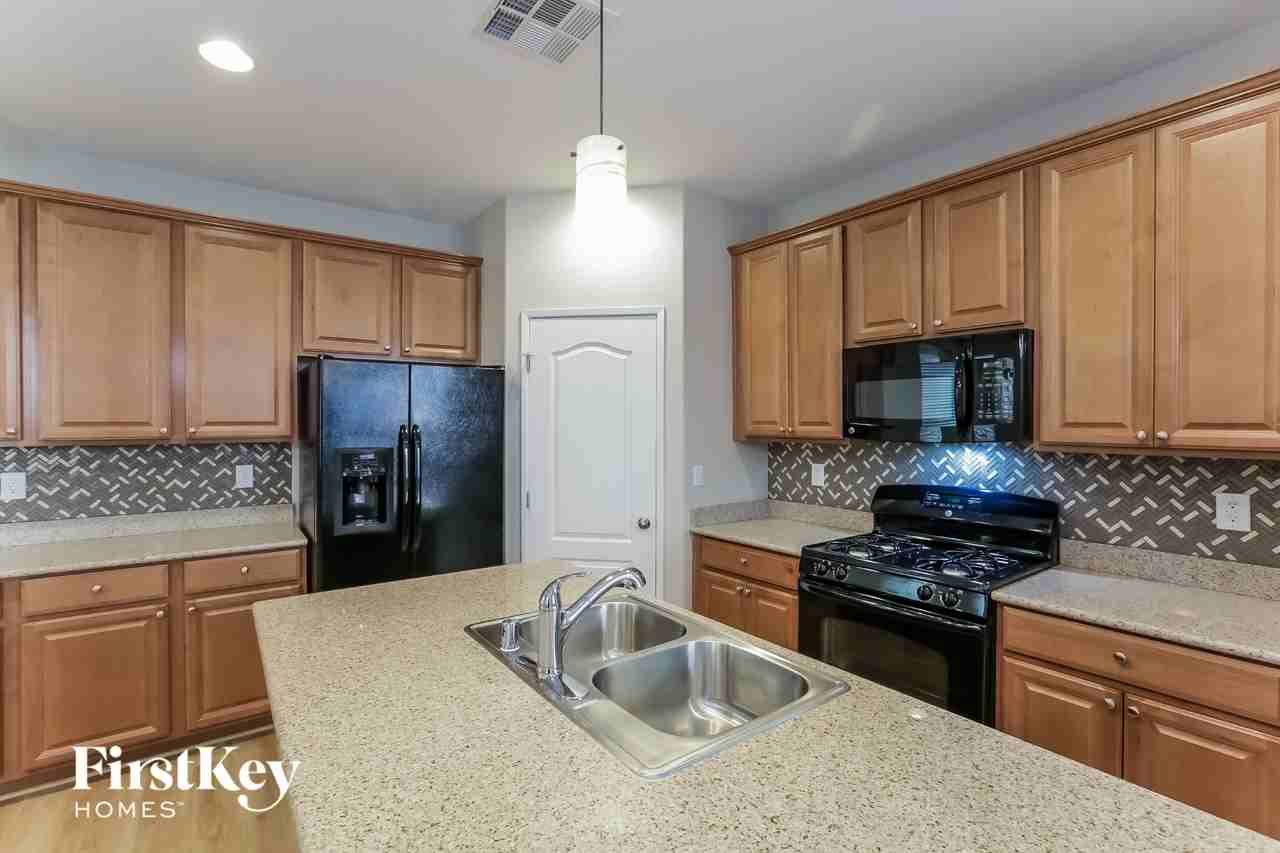 7628 Jasmine Falls Dr - Photo 5 of 15