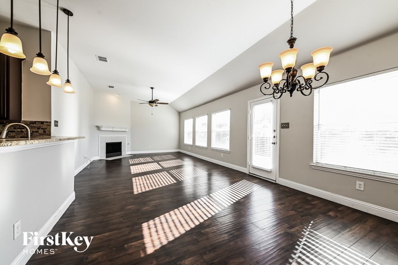 502 Dover Park Trl - Photo 3 of 15