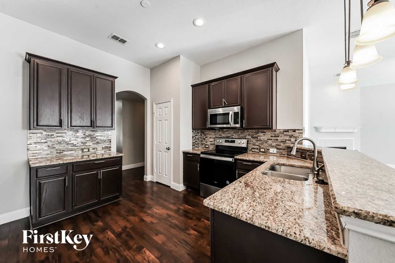 502 Dover Park Trl - Photo 5 of 15