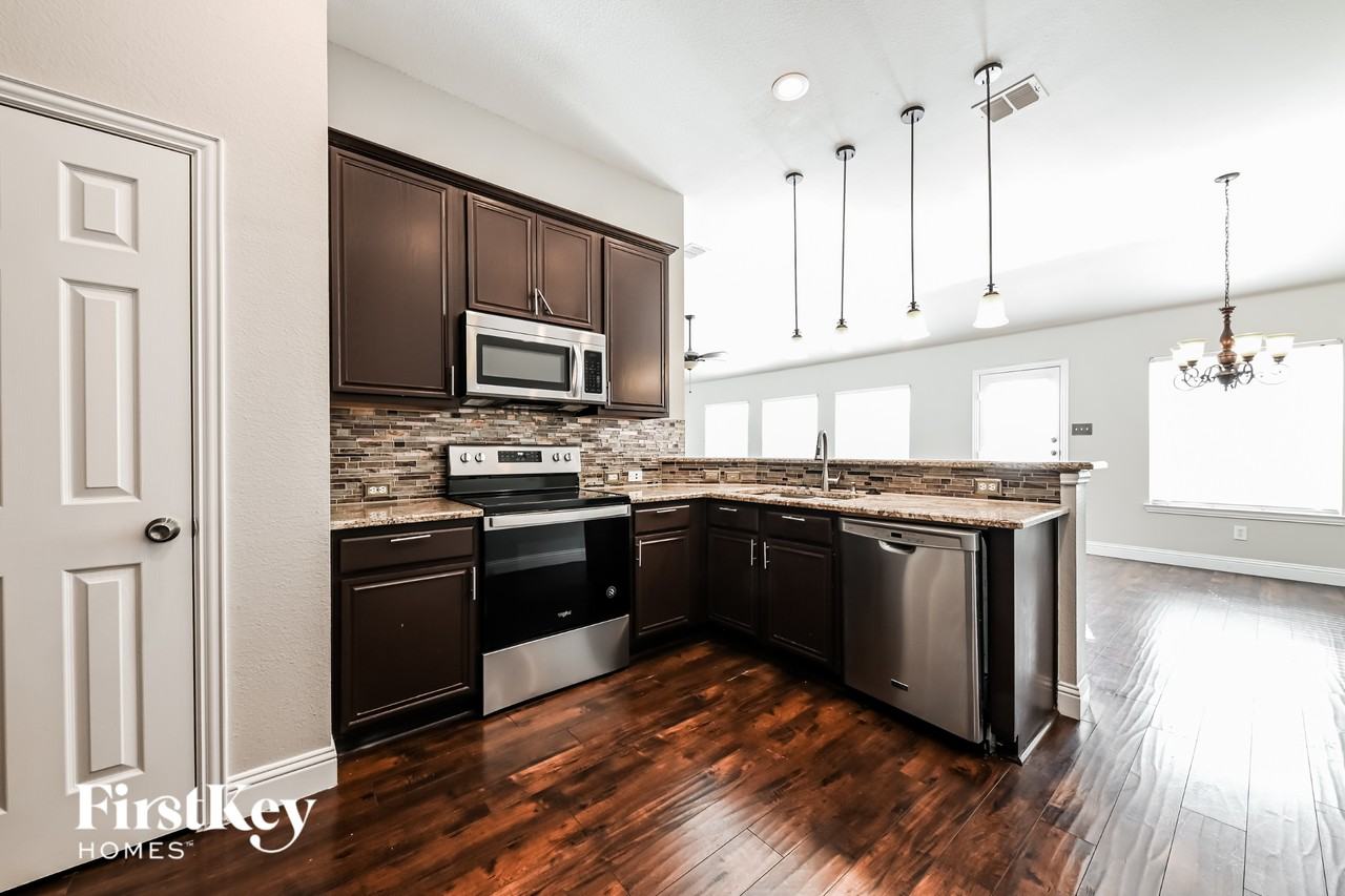 502 Dover Park Trl - Photo 6 of 15