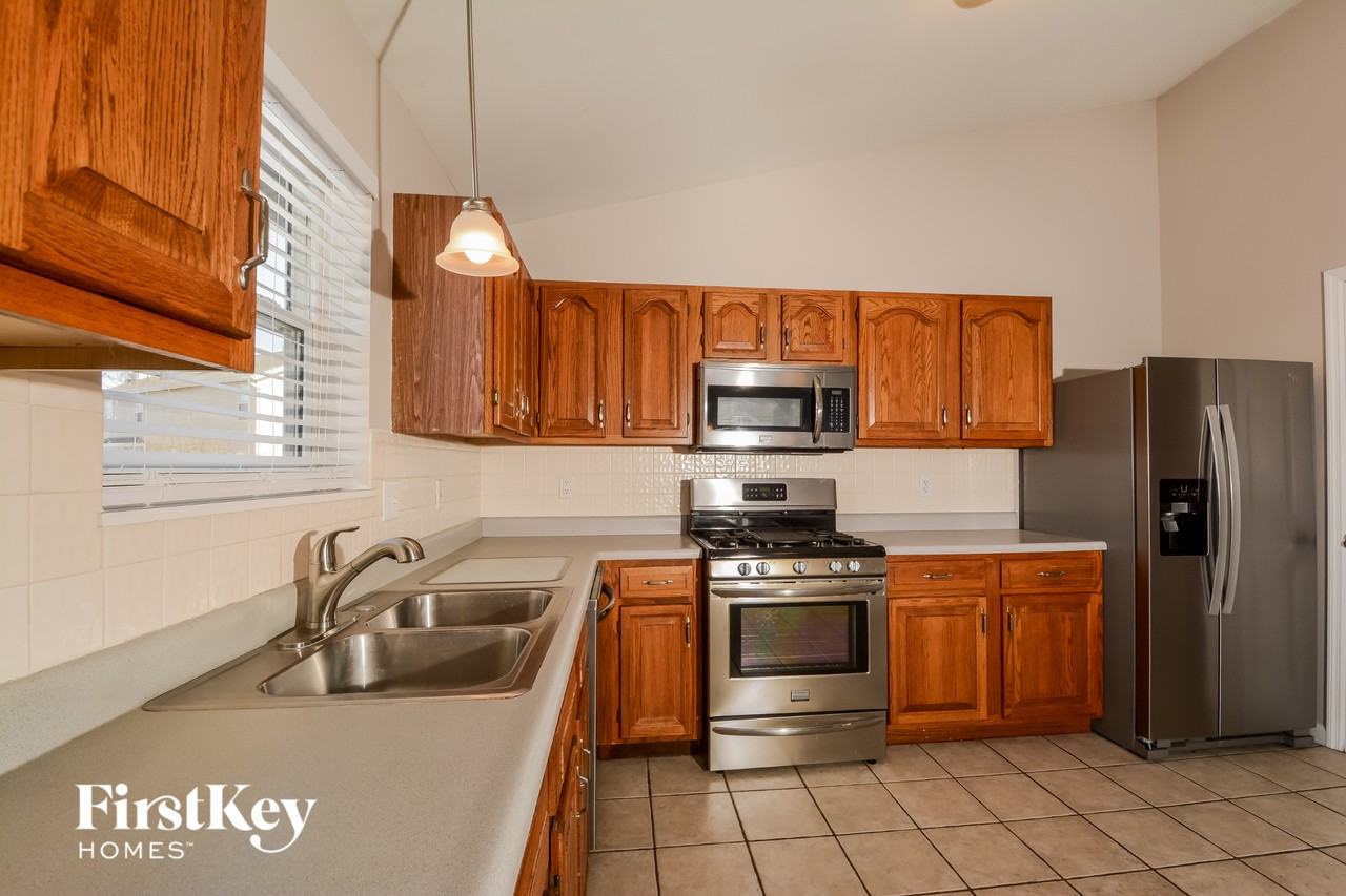 641 Autumn Oaks Dr - Photo 7 of 15