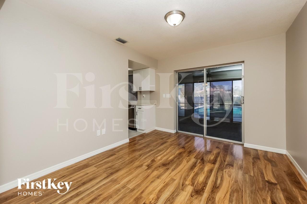 2144 Pellam Blvd - Photo 4 of 16