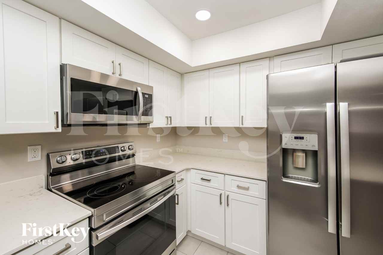 2144 Pellam Blvd - Photo 6 of 16