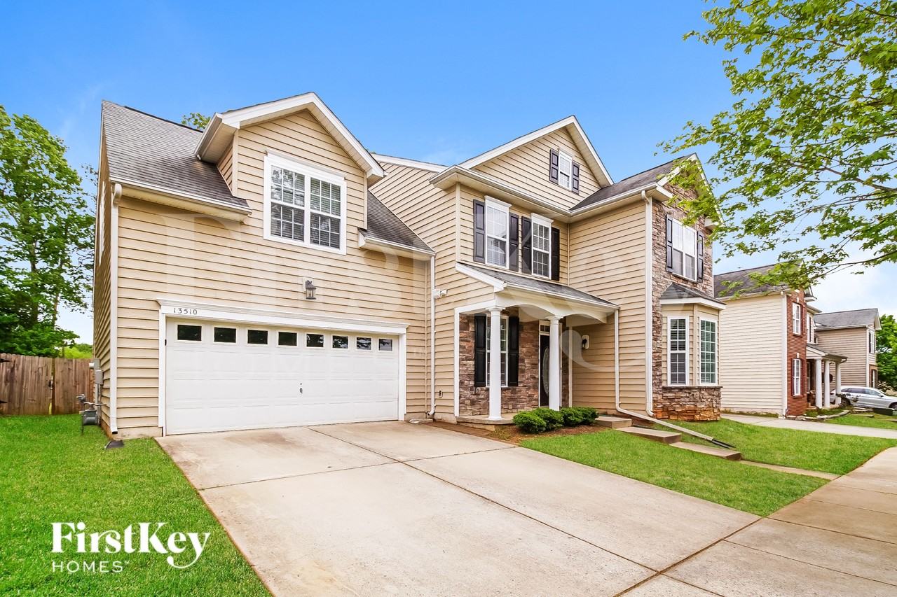 13510 Delstone Dr - Photo 2 of 16