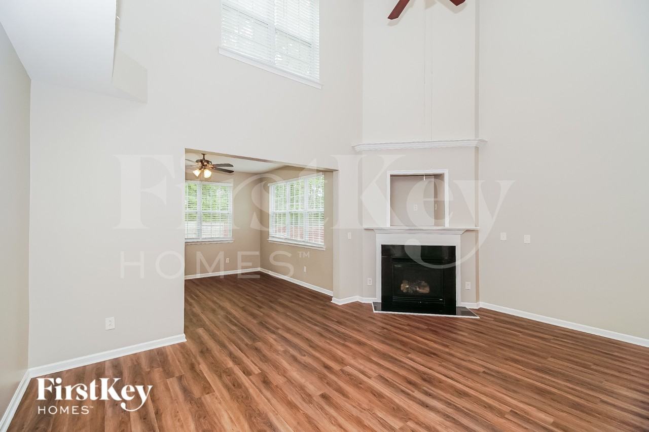 13510 Delstone Dr - Photo 4 of 16