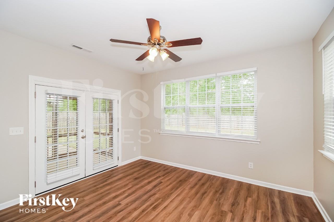 13510 Delstone Dr - Photo 5 of 16