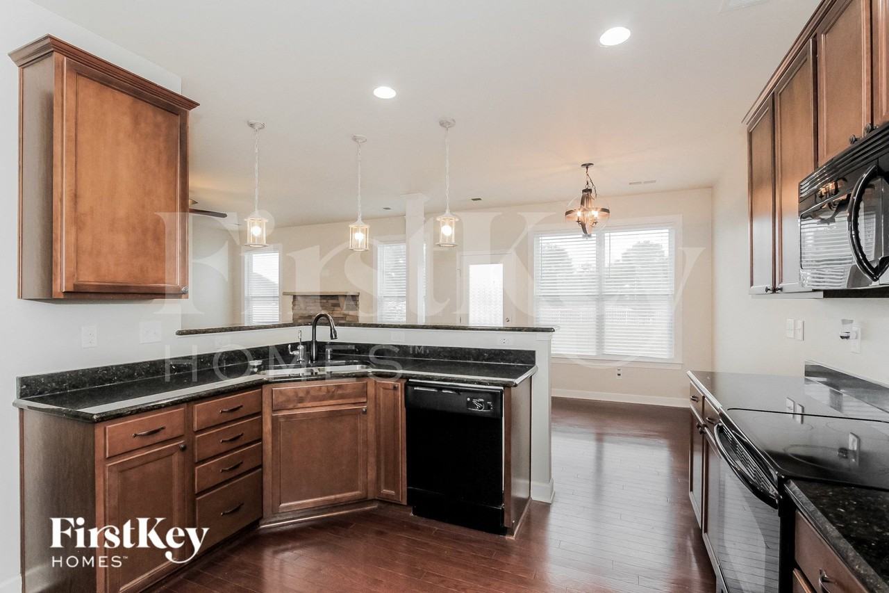 162 Wellshire St - Photo 6 of 15