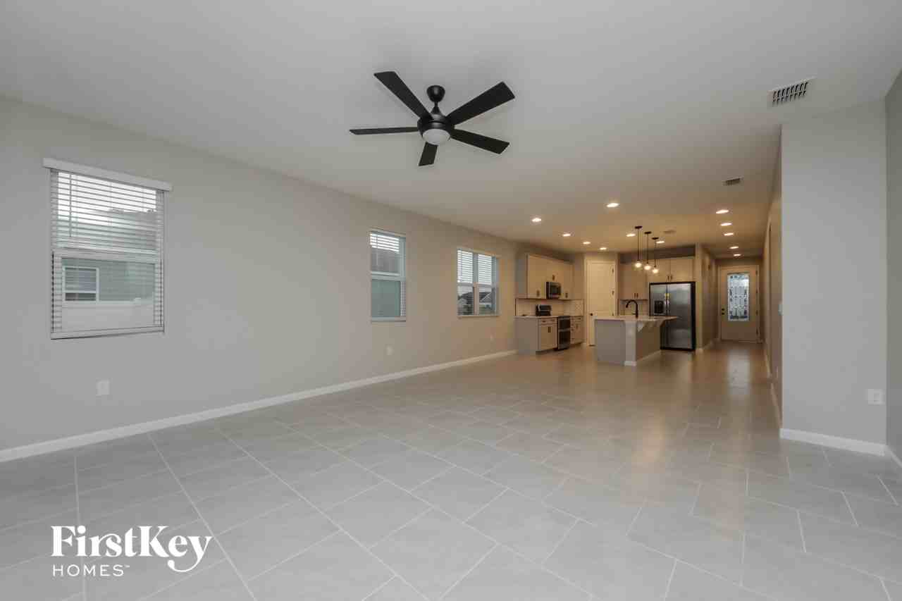 3524 Bristol Cove Ln - Photo 4 of 15