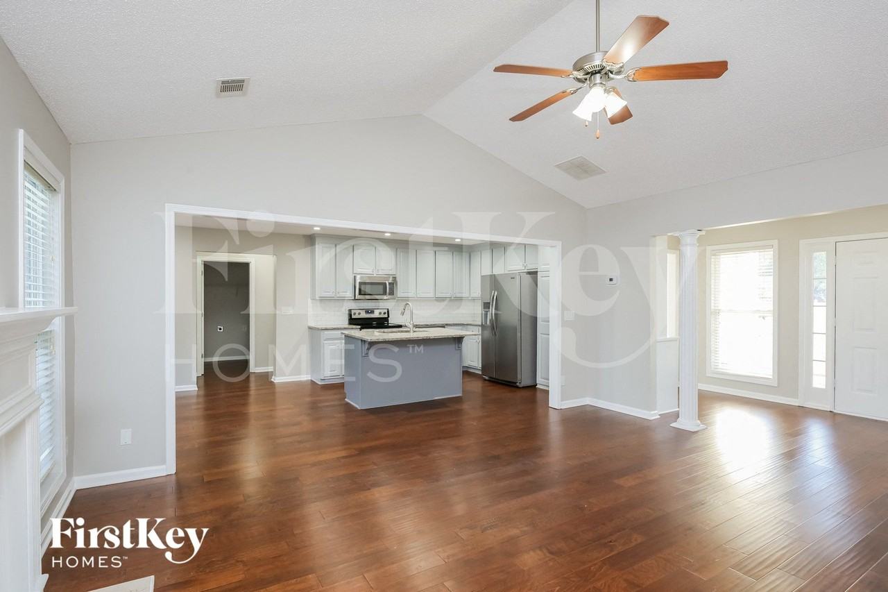 1581 Brush Creek Dr - Photo 5 of 15