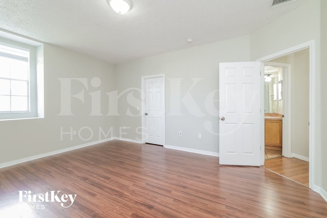 945 Kenbar Ave - Photo 7 of 15