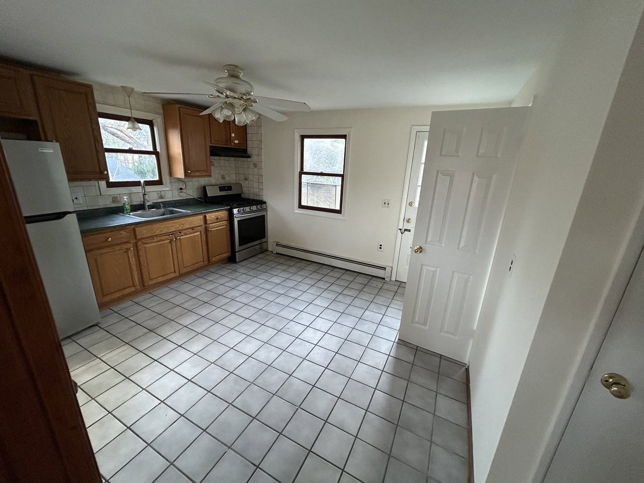 5 Woodlawn Ave #A - Photo 3 of 8