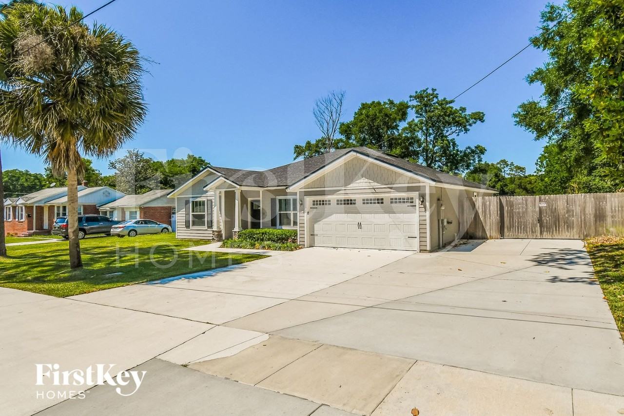 9729 Kline Rd - Photo 2 of 15