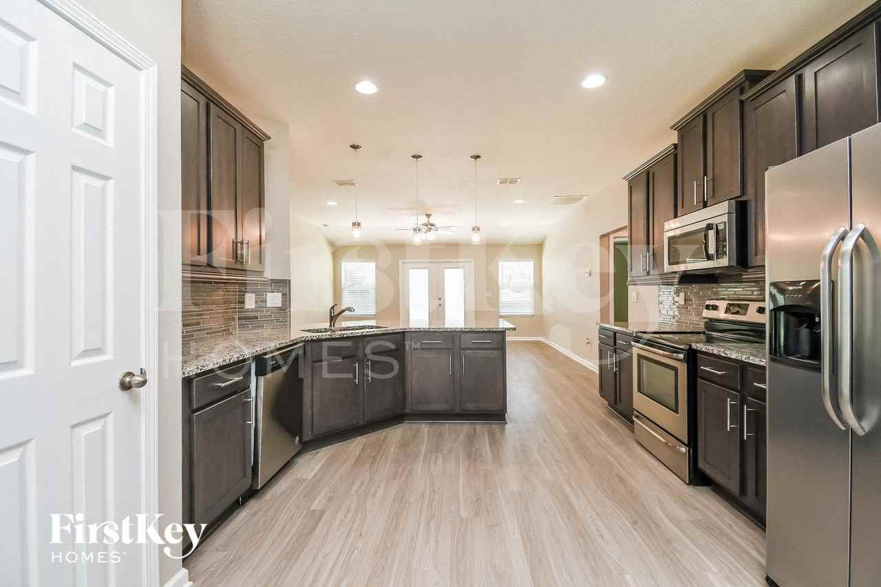 9729 Kline Rd - Photo 5 of 15