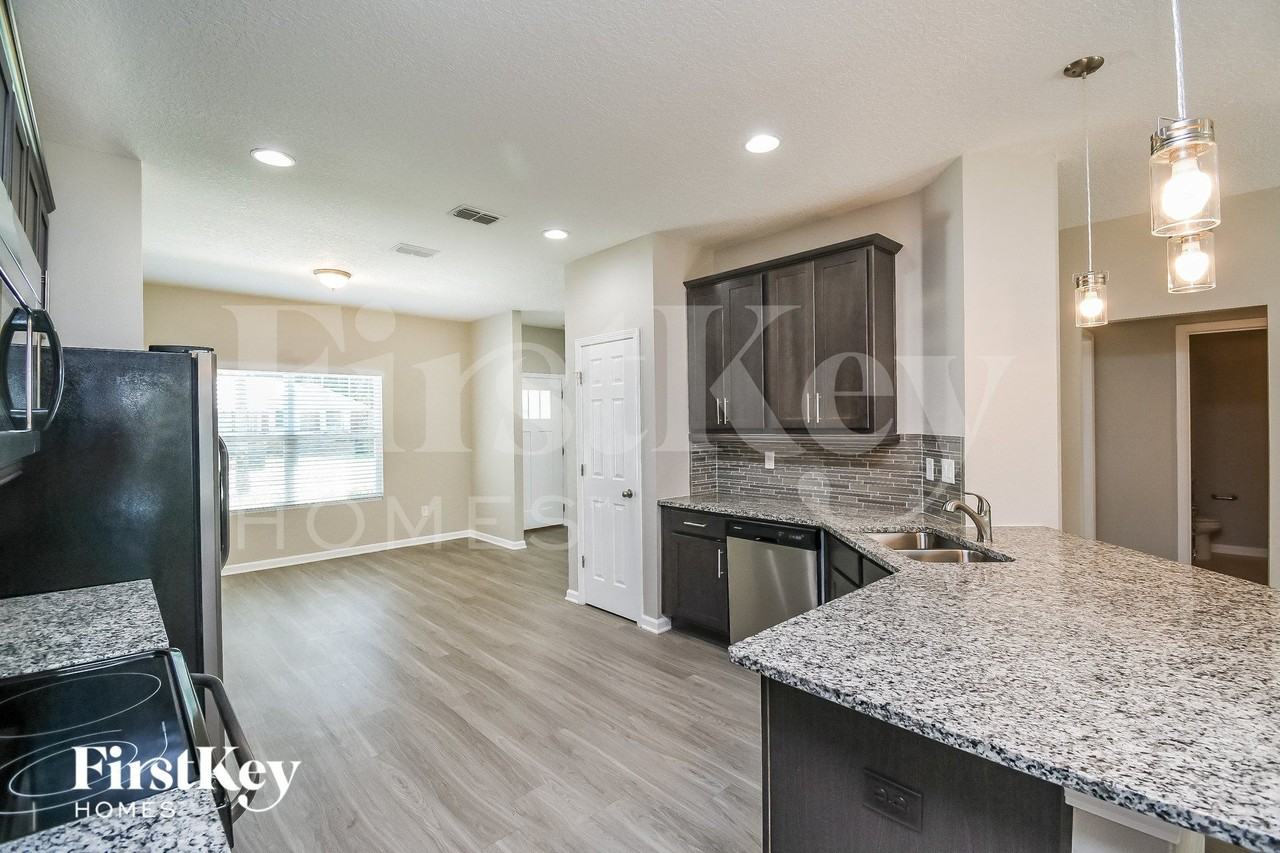 9729 Kline Rd - Photo 6 of 15